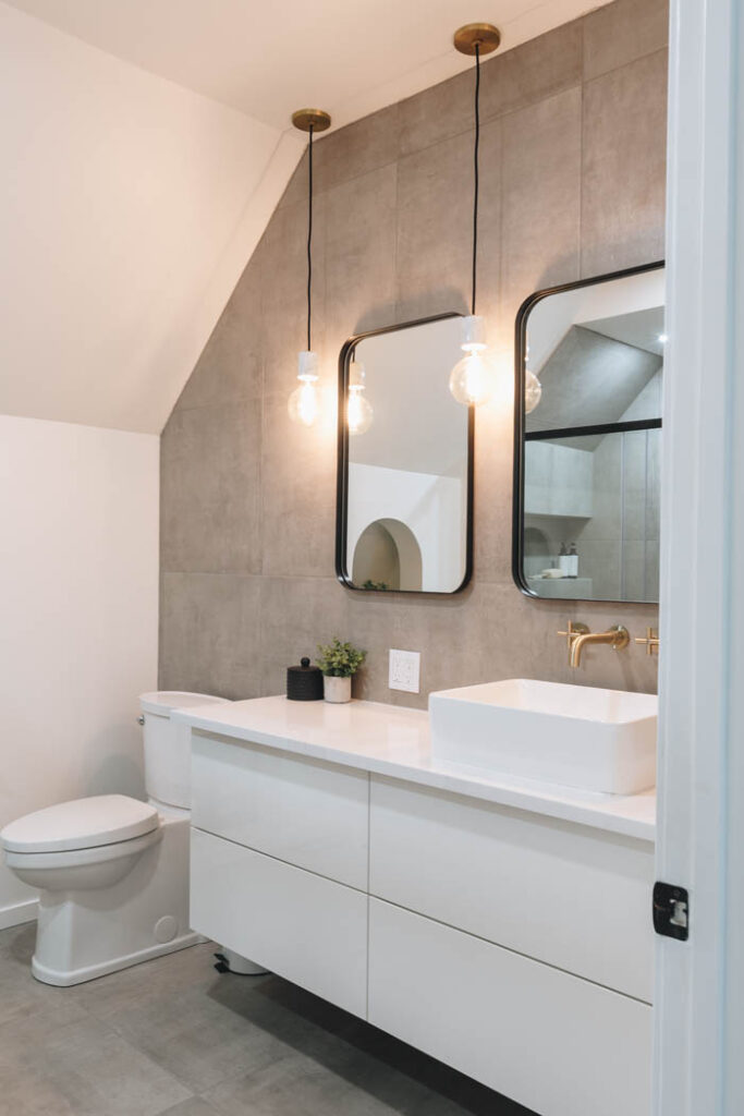 16 Gorgeous Modern Bathroom Designs - Lindi & Russ
