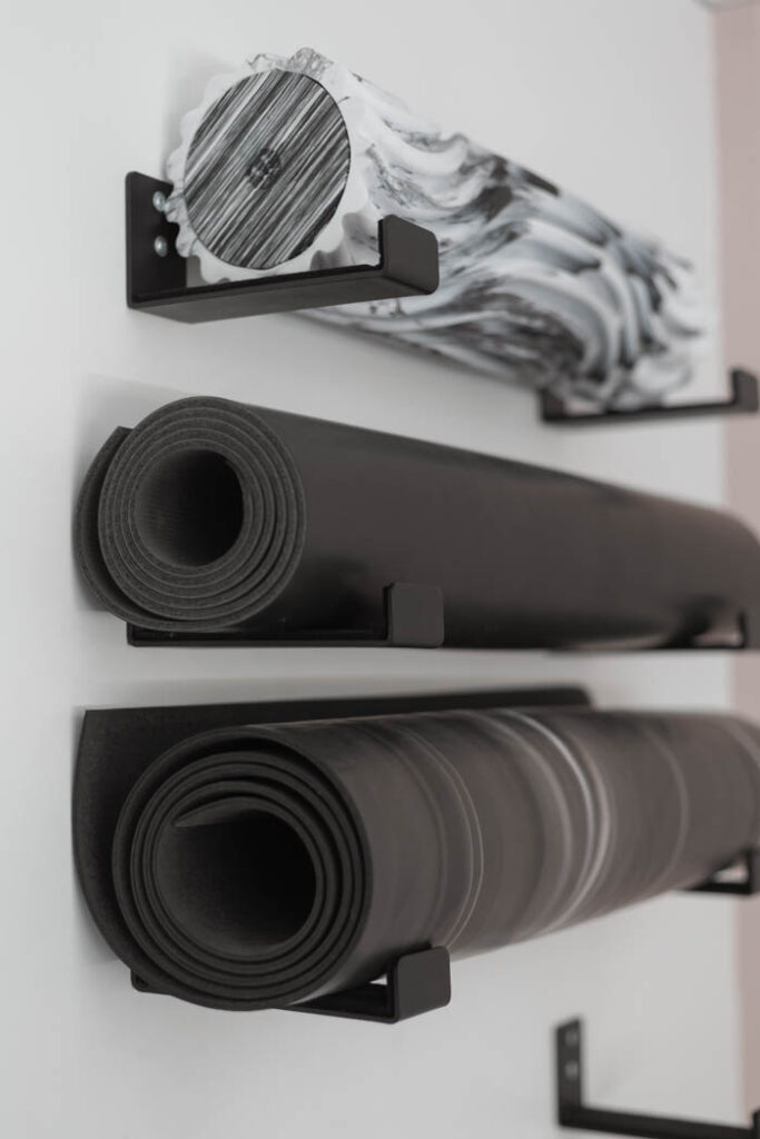 yoga mat storage idea