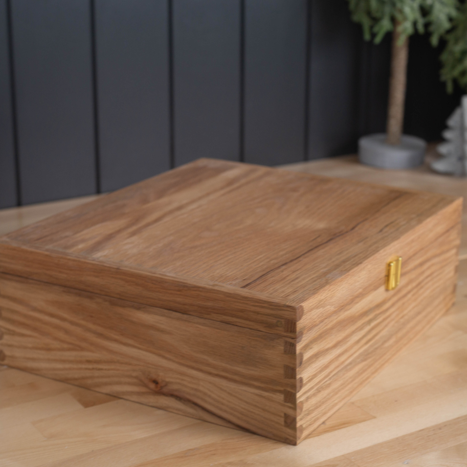 Keepsake box with dove tail joints